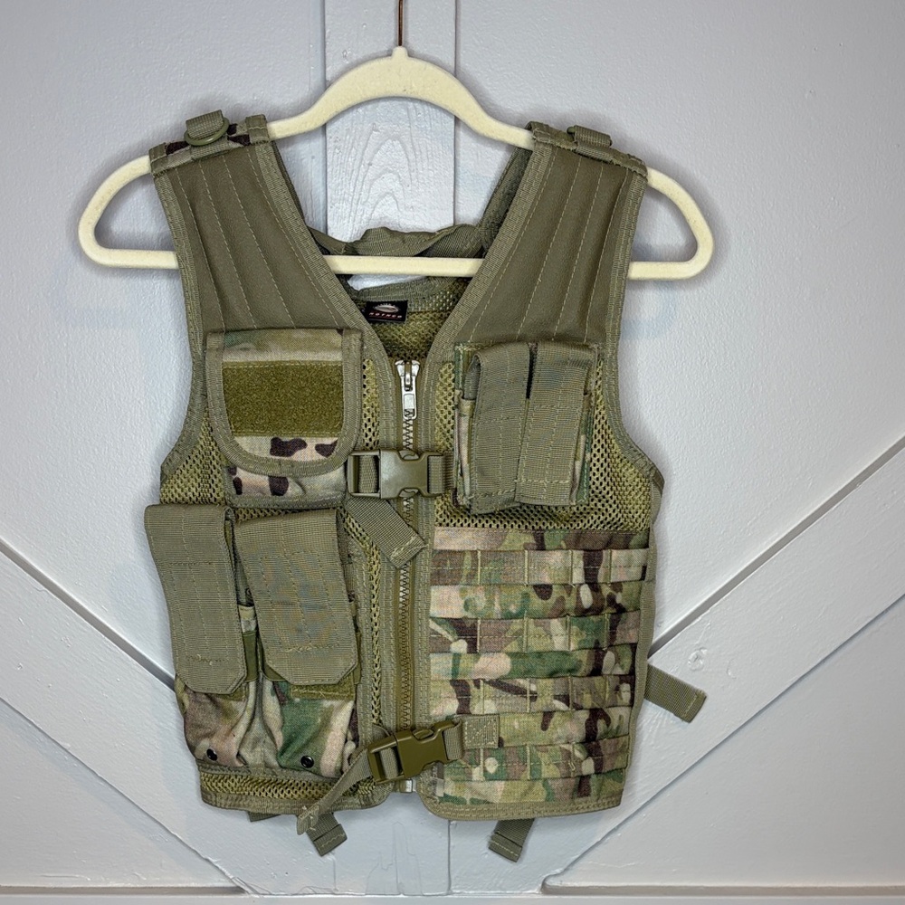 Rothco Youth Camouflage Tactical Cross Draw Vest Utility Pouches Adjustable